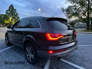 2013 Audi Q7 Premium Plus z VIN WA1LGAFE5DD001235, wystawiony jako Copart lot #56985295 z przebiegiem 183 454 mil mil oraz Czysty tytuł • Clean title. Historia ofert i sprzedaży dostępna na DreamBid. Obrazek 3.
