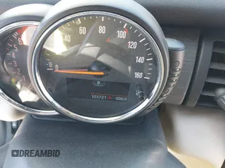 2016 MINI Convertible z VIN WMWWG5C5XG3A83276, wystawiony jako IAAI lot #41864830 z przebiegiem 103 721 mil mil oraz . Historia ofert i sprzedaży dostępna na DreamBid. Obrazek 7.