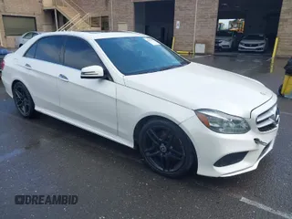 2014 Mercedes-Benz E-Class E 350 Luxury with VIN WDDHF8JB0EA850671, listed as a IAAI auction lot 41935999 with 139,386 mi miles. Bid and sale history available at carsss.com. Image 1.