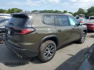 2024 GMC Acadia AWD AT4 z VIN 1GKENPKS5RJ165794, wystawiony jako Copart lot #69023404 z przebiegiem 171 mil mil oraz Szkody całkowita. Historia ofert i sprzedaży dostępna na DreamBid. Obrazek 3.