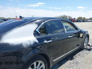 2011 Lexus LS 460 z VIN JTHCL5EF3B5010315, wystawiony jako IAAI lot #41842776 z przebiegiem 91 938 mil mil oraz . Historia ofert i sprzedaży dostępna na DreamBid. Obrazek 6.