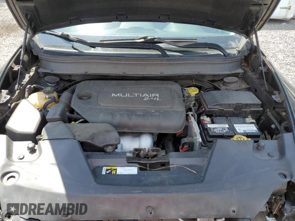 2018 Jeep Cherokee Latitude z VIN 1C4PJLCB9JD587366, wystawiony jako Copart lot #62137485 z przebiegiem 126 069 mil mil oraz Szkoda całkowita • Salvage title. Historia ofert i sprzedaży dostępna na DreamBid. Obrazek 12.