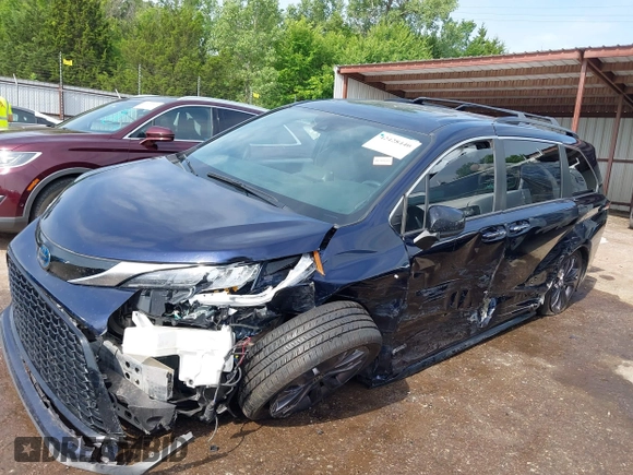 2021 Toyota Sienna XSE with VIN 5TDDRKEC9MS045558, listed as a IAAI auction lot 42428440 with 65,973 mi miles and . Bid and sale history available at DreamBid. Image 14.