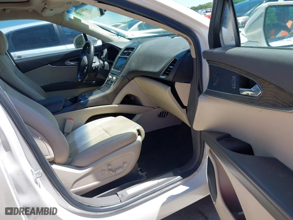 2019 Lincoln Nautilus Reserve with VIN 2LMPJ6L96KBL12639, listed as a IAAI auction lot 42081118 with 23,741 mi miles. Bid and sale history available at carsss.com. Image 5.