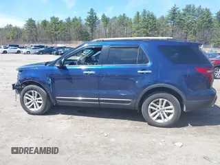 2011 Ford Explorer XLT with VIN 1FMHK8D82BGA29212, listed as a IAAI auction lot 42033218 with 197,999 mi miles and . Bid and sale history available at carsss.com. Image 14.