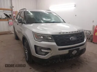 2016 Ford Explorer Sport z VIN 1FM5K8GT3GGD23390, wystawiony jako IAAI lot #41345428 z przebiegiem Nie podano mil oraz . Historia ofert i sprzedaży dostępna na DreamBid. Obrazek 1.