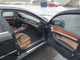2006 Audi A8 z VIN WAUMR44E86N015925, wystawiony jako IAAI lot #42003490 z przebiegiem 175 003 mil mil oraz . Historia ofert i sprzedaży dostępna na DreamBid. Obrazek 5.