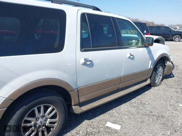 2014 Ford Expedition EL XLT with VIN 1FMJK1J50EEF37813, listed as a IAAI auction lot 41769599 with 214,041 mi miles. Bid and sale history available at carsss.com. Image 4.