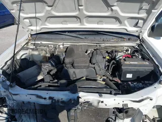 2005 GMC Canyon 1SE SLE Z71 with VIN 1GTDS136258111482, listed as a IAAI auction lot 41768376 with 300,079 mi miles. Bid and sale history available at carsss.com. Image 10.