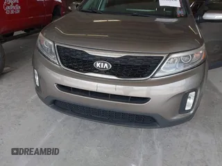 2014 Kia Sorento LX с VIN 5XYKTCA65EG531894, выставлен на аукционе IAAI как лот 42428456 с пробегом 177 265 миль миль и . История ставок и продаж доступна на DreamBid. Изображение 6.