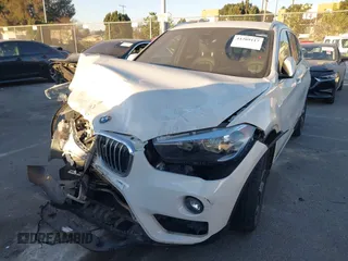 2019 BMW X1 sDrive28i z VIN WBXHU7C54K3H45462, wystawiony jako IAAI lot #41209117 z przebiegiem 52 719 mil mil oraz . Historia ofert i sprzedaży dostępna na DreamBid. Obrazek 17.