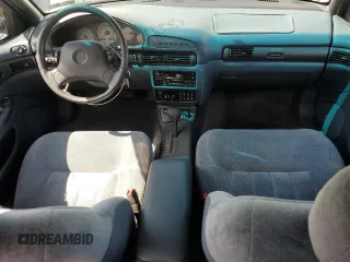 1996 Dodge Intrepid z VIN 2B3HD56F7TH146719, wystawiony jako Copart lot #68225004 z przebiegiem 61 077 mil mil oraz Szkoda całkowita • Salvage title. Historia ofert i sprzedaży dostępna na DreamBid. Obrazek 8.