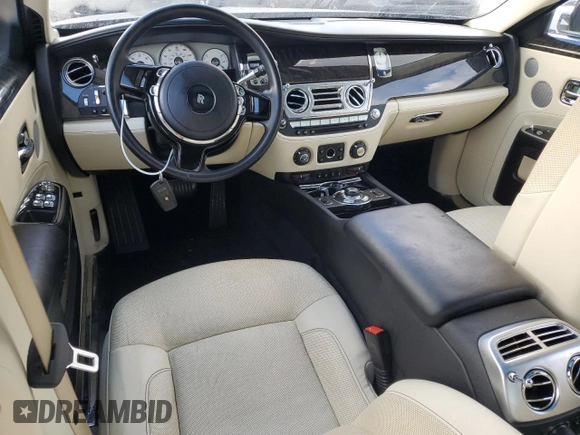 2012 Rolls-Royce Ghost z VIN SCA664S59CUX50672, wystawiony jako Copart lot #73685494 z przebiegiem Nie podano mil oraz Szkody całkowita. Historia ofert i sprzedaży dostępna na DreamBid. Obrazek 8.