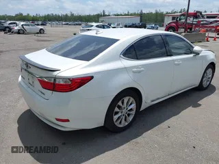 2013 Lexus ES 300h Hybrid with VIN JTHBW1GG0D2002520, listed as a IAAI auction lot 42049567 with 195,538 mi miles. Bid and sale history available at carsss.com. Image 4.