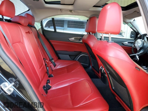 2019 Alfa Romeo Giulia z VIN ZARFAMAN6K7603897, wystawiony jako Copart lot #51899605 z przebiegiem Nie podano mil oraz Nie do naprawy • Non repairable. Historia ofert i sprzedaży dostępna na DreamBid. Obrazek 10.