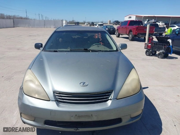 2004 Lexus ES 330 with VIN JTHBA30G245011156, listed as a IAAI auction lot 41775437 with NaN miles. Bid and sale history available at carsss.com. Image 6.