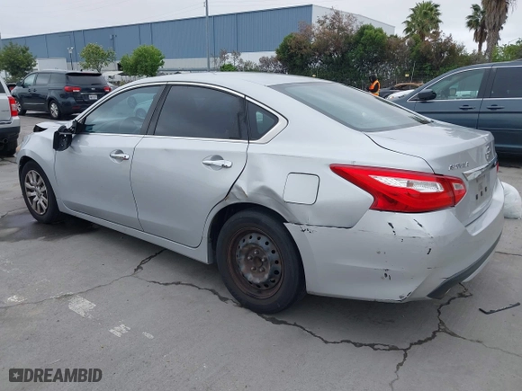 2016 Nissan Altima 2.5 SL with VIN 1N4AL3AP7GC245630, listed as a IAAI auction lot 42081121 with 265,492 mi miles. Bid and sale history available at carsss.com. Image 3.