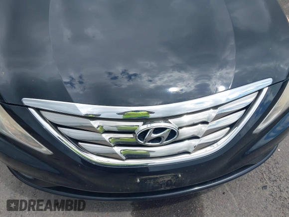 2012 Hyundai Sonata SE with VIN 5NPEC4AB7CH408636, listed as a IAAI auction lot 42188211 with 197,665 mi miles and . Bid and sale history available at carsss.com. Image 6.