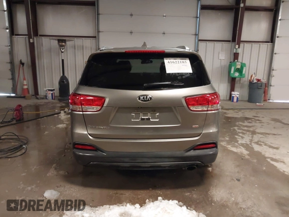 2016 Kia Sorento LX with VIN 5XYPG4A37GG013620, listed as a IAAI auction lot 41622185 with 109,938 mi miles. Bid and sale history available at carsss.com. Image 17.