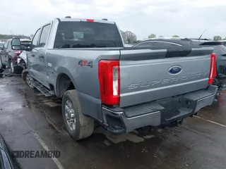 2024 Ford Super Duty F-250 SRW XL with VIN 1FT7W2BT9RED24404, listed as a IAAI auction lot 41851217 with 25,627 mi miles. Bid and sale history available at carsss.com. Image 3.