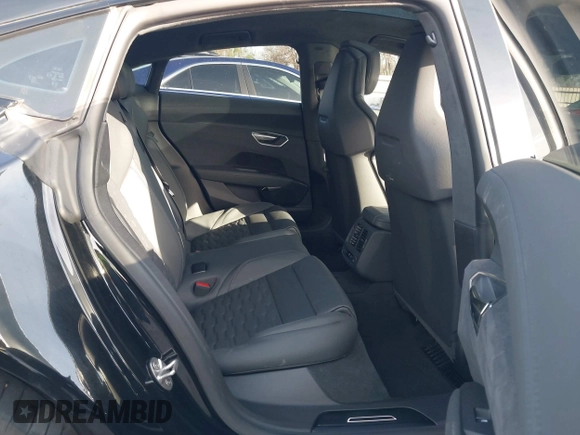 2024 Audi e-tron GT Prestige z VIN WAUEJBFW6R7002606, wystawiony jako IAAI lot #41797047 z przebiegiem 6 184 mil mil oraz . Historia ofert i sprzedaży dostępna na DreamBid. Obrazek 8.