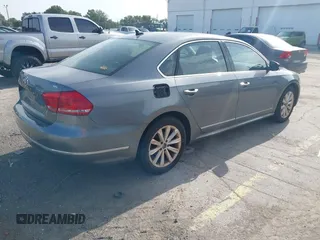 2013 Volkswagen Passat SEL Premium z VIN 1VWCP7A35DC013404, wystawiony jako IAAI lot #42452886 z przebiegiem Nie podano mil oraz . Historia ofert i sprzedaży dostępna na DreamBid. Obrazek 4.