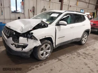 2020 Jeep Compass Latitude with VIN 3C4NJDBB2LT146691, listed as a IAAI auction lot 41490596 with 1 mi miles. Bid and sale history available at carsss.com. Image 2.