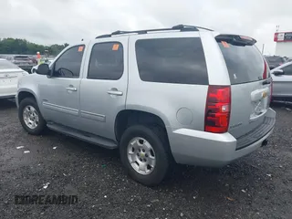 2012 Chevrolet Tahoe LS z VIN 1GNSCAE02CR308972, wystawiony jako IAAI lot #42495520 z przebiegiem 205 295 mil mil oraz . Historia ofert i sprzedaży dostępna na DreamBid. Obrazek 3.