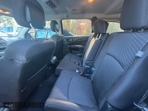 2017 Dodge Journey SXT z VIN 3C4PDDBG5HT578436, wystawiony jako Copart lot #82705154 z przebiegiem 70 111 mil mil oraz Czysty tytuł • Clean title. Historia ofert i sprzedaży dostępna na DreamBid. Obrazek 6.