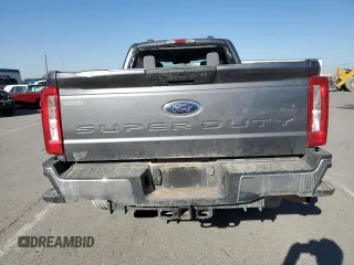 2023 Ford F-350 z VIN 1FT8X3BA6PED15808, wystawiony jako Copart lot #72426324 z przebiegiem 36 913 mil mil oraz Szkoda całkowita • Salvage title. Historia ofert i sprzedaży dostępna na DreamBid. Obrazek 6.