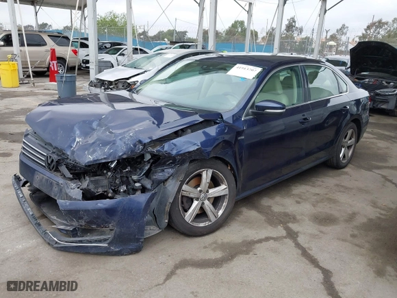 2015 Volkswagen Passat 1.8T Wolfsburg Ed with VIN 1VWAT7A32FC097106, listed as a IAAI auction lot 41913707 with 185,698 mi miles. Bid and sale history available at carsss.com. Image 17.