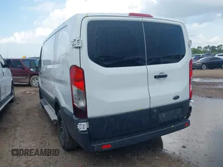 2018 Ford Transit z VIN 1FTYR1ZM6JKA46555, wystawiony jako IAAI lot #42712487 z przebiegiem 212 238 mil mil oraz . Historia ofert i sprzedaży dostępna na DreamBid. Obrazek 3.