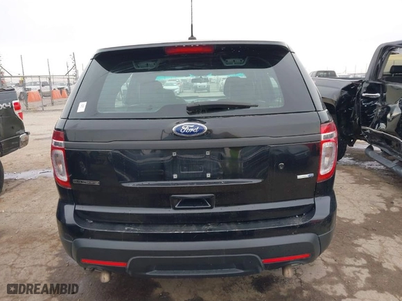 2015 Ford Utility Police Interceptor with VIN 1FM5K8AR3FGB03565, listed as a IAAI auction lot 41572068 with NaN miles. Bid and sale history available at carsss.com. Image 16.