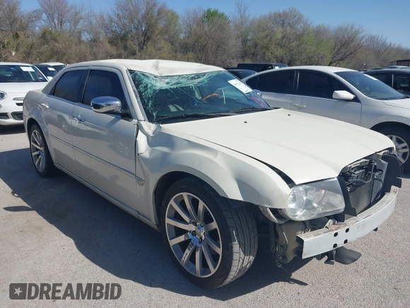 2005 Chrysler 300 with VIN 2C3JA63H55H575644, listed as a IAAI auction lot 41832290 with 184,108 mi miles. Bid and sale history available at carsss.com. Image 1.