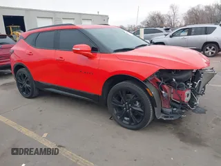 2021 Chevrolet Blazer RS z VIN 3GNKBKRS1MS555161, wystawiony jako IAAI lot #41544585 z przebiegiem 45 494 mil mil oraz . Historia ofert i sprzedaży dostępna na DreamBid. Obrazek 1.