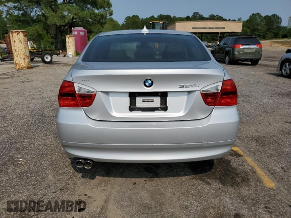 2007 BMW 3 Series 328i z VIN WBAVC53557FZ74918, wystawiony jako Copart lot #56892005 z przebiegiem 184 111 mil mil oraz Szkoda całkowita • Salvage title. Historia ofert i sprzedaży dostępna na DreamBid. Obrazek 6.