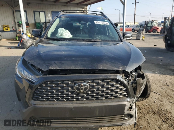 2024 Toyota Corolla Cross LE с VIN 7MUCAABG5RV105305, выставлен на аукционе Copart как лот 83815524 с пробегом 3 553 миль миль и Списание • Salvage title. История ставок и продаж доступна на DreamBid. Изображение 5.