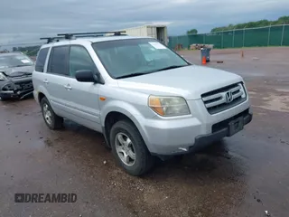 2008 Honda Pilot SE z VIN 5FNYF18318B041028, wystawiony jako IAAI lot #42567373 z przebiegiem 231 146 mil mil oraz . Historia ofert i sprzedaży dostępna na DreamBid. Obrazek 1.