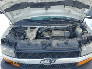 2017 Chevrolet Express Commercial z VIN 1GB0GRFG9H1113928, wystawiony jako Copart lot #88428045 z przebiegiem 131 694 mil mil oraz Nie do naprawy • Non repairable. Historia ofert i sprzedaży dostępna na DreamBid. Obrazek 11.