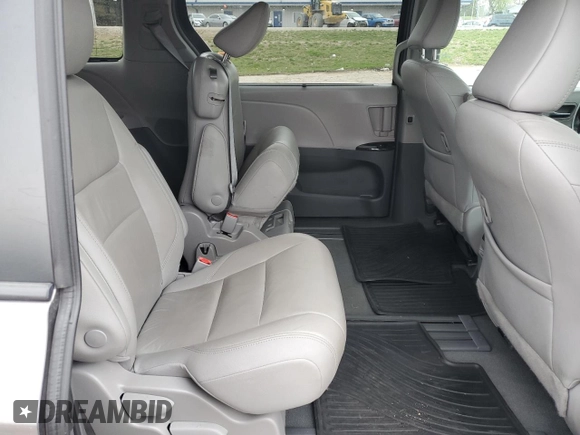 2019 Toyota Sienna XLE Auto Access Seat with VIN 5TDYZ3DC1KS015587, listed as a Copart auction lot 51951995 with 77,415 mi miles and Salvage Title. Bid and sale history available at carsss.com. Image 11.