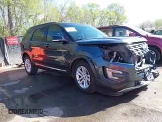 2017 Ford Explorer XLT with VIN 1FM5K7D84HGC76141, listed as a IAAI auction lot 41991832 with 143,504 mi miles and . Bid and sale history available at carsss.com. Image 1.