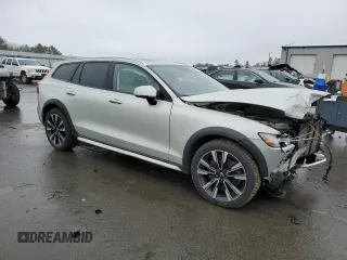 2020 Volvo V60 z VIN YV4102WKXL1030871, wystawiony jako Copart lot #53486585 z przebiegiem 76 459 mil mil oraz Szkody całkowita. Historia ofert i sprzedaży dostępna na DreamBid. Obrazek 4.