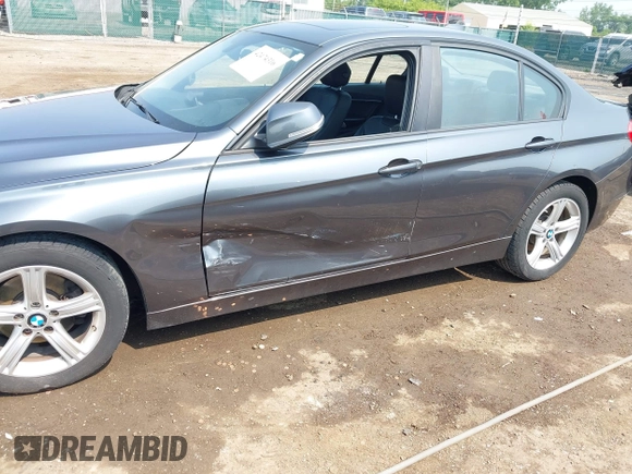 2014 BMW 3 Series 320i xDrive с VIN WBA3C3G53ENS70998, выставлен на аукционе IAAI как лот 42474316 с пробегом 91 411 миль миль и . История ставок и продаж доступна на DreamBid. Изображение 6.