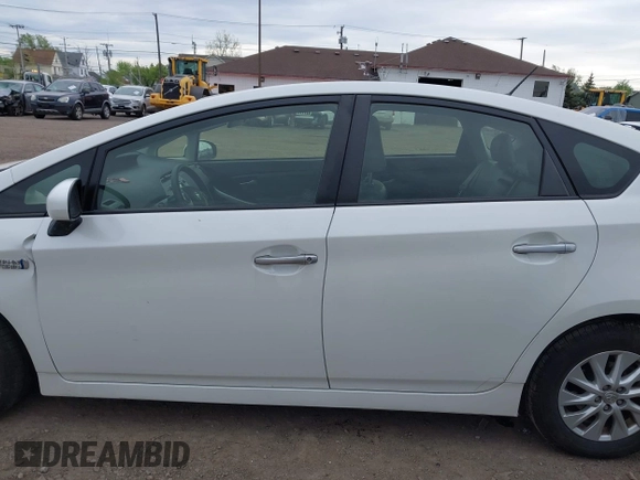 2012 Toyota Prius z VIN JTDKN3DP8C3016162, wystawiony jako IAAI lot #42256101 z przebiegiem 182 308 mil mil oraz . Historia ofert i sprzedaży dostępna na DreamBid. Obrazek 13.