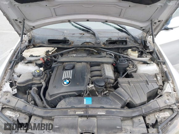 2007 BMW 3 Series 328i with VIN WBAVC53597FZ70807, listed as a IAAI auction lot 42078844 with 187,958 mi miles and . Bid and sale history available at carsss.com. Image 10.