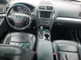 2017 Ford Explorer XLT z VIN 1FM5K8D85HGA32908, wystawiony jako Copart lot #62463115 z przebiegiem 172 334 mil mil oraz Czysty tytuł • Clean title. Historia ofert i sprzedaży dostępna na DreamBid. Obrazek 8.