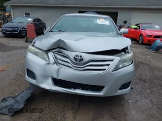 2011 Toyota Camry LE z VIN 4T1BF3EK6BU671814, wystawiony jako IAAI lot #42367753 z przebiegiem 182 728 mil mil oraz . Historia ofert i sprzedaży dostępna na DreamBid. Obrazek 12.
