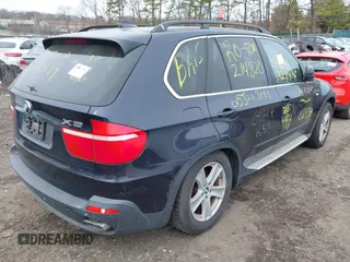 2007 BMW X5 4.8i z VIN 4USFE83547LY64828, wystawiony jako IAAI lot #41896182 z przebiegiem Nie podano mil oraz . Historia ofert i sprzedaży dostępna na DreamBid. Obrazek 4.