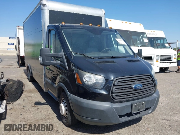 2017 Ford Transit z VIN 1FDBF9ZM9HKB18836, wystawiony jako IAAI lot #42311325 z przebiegiem 172 466 mil mil oraz . Historia ofert i sprzedaży dostępna na DreamBid. Obrazek 1.