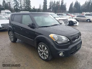 2013 Kia Soul + with VIN KNDJT2A66D7499510, listed as a IAAI auction lot 41602107 with 111,340 mi miles. Bid and sale history available at carsss.com. Image 1.